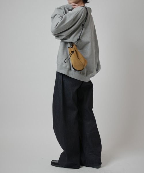 ITTI(イッチ)の「HERRIE KINCHAKU POUCH - GPM / MOSSA LDN(ショルダーバッグ・メンズ・ブラック/キャメル・FREE)」の10枚目の写真