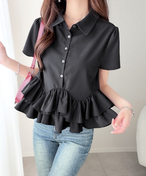 mily bilet（ミウィビレット）の「【mily bilet】360度どこから見ても可愛い！華奢見えが叶う♪無地＆ストライプ襟付き裾ダブルフリルシャツ(半袖)（シャツ/ブラウス・レディース・オフホワイト/ブルー系/ブラック・MEDIUM/SMALL/LARGE/X-LARGE）」の9枚目の写真