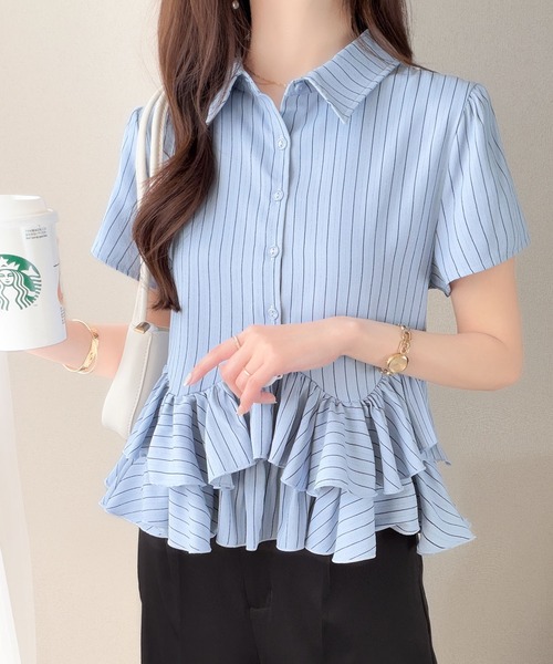 mily bilet（ミウィビレット）の「【mily bilet】360度どこから見ても可愛い！華奢見えが叶う♪無地＆ストライプ襟付き裾ダブルフリルシャツ(半袖)（シャツ/ブラウス・レディース・オフホワイト/ブルー系/ブラック・MEDIUM/SMALL/LARGE/X-LARGE）」の22枚目の写真