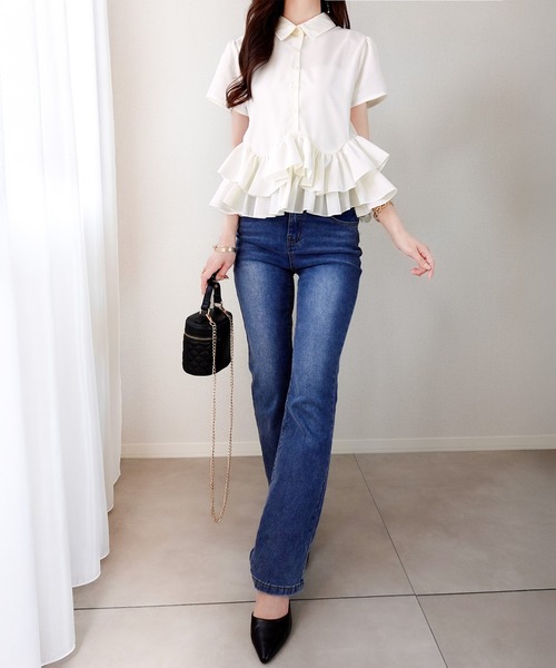 mily bilet（ミウィビレット）の「【mily bilet】360度どこから見ても可愛い！華奢見えが叶う♪無地＆ストライプ襟付き裾ダブルフリルシャツ(半袖)（シャツ/ブラウス・レディース・オフホワイト/ブルー系/ブラック・MEDIUM/SMALL/LARGE/X-LARGE）」の4枚目の写真