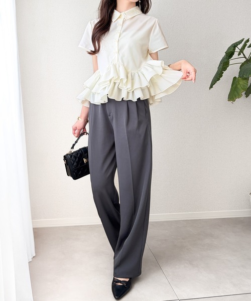 mily bilet（ミウィビレット）の「【mily bilet】360度どこから見ても可愛い！華奢見えが叶う♪無地＆ストライプ襟付き裾ダブルフリルシャツ(半袖)（シャツ/ブラウス・レディース・オフホワイト/ブルー系/ブラック・MEDIUM/SMALL/LARGE/X-LARGE）」の5枚目の写真