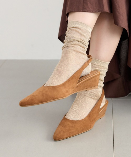 BARNYARDSTORM（バンヤードストーム）の「BARNYARDSTORM / ストラップウェッジパンプス【一部店舗限定サイズ】（パンプス・レディース・キャメル/ブラック・37/38/36）」の21枚目の写真