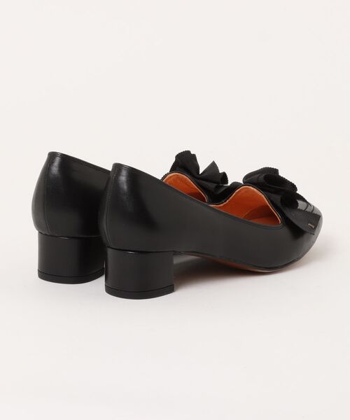 LANVIN en Bleu（ランバンオンブルー）の「グログランリボンアーモンドトゥパンプス（パンプス・レディース・ブラック/ブラック系その他/サンドベージュ・22.0cm/22.5cm/23.0cm/23.5cm/24.0cm/24.5cm）」の4枚目の写真