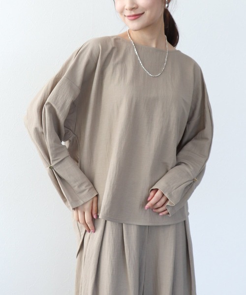 Jines(ジネス)の「ナチュラルスムース綺麗めトップス(Tシャツ/カットソー・レディース・ブラック/オフホワイト/ベージュ・38)」の1枚目の写真