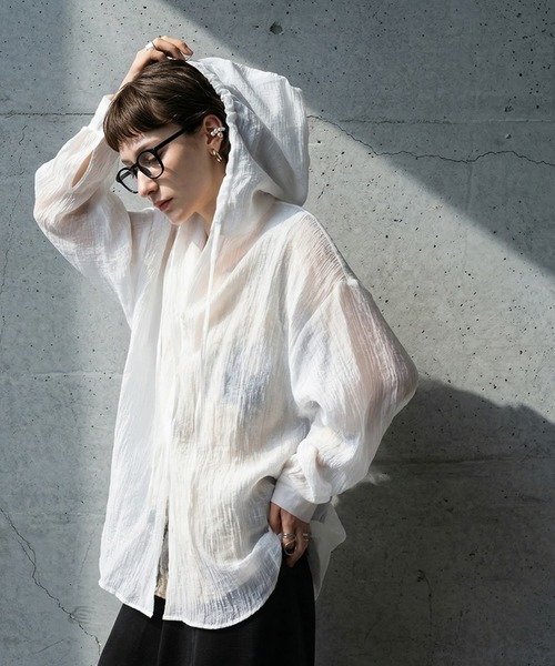 antiqua(アンティカ)の「チェック柄 フード付き シアー シャツ(シャツ/ブラウス・レディース・ホワイト/ホワイト系その他/ブラック系その他/ブラック・ONESIZE)」の8枚目の写真