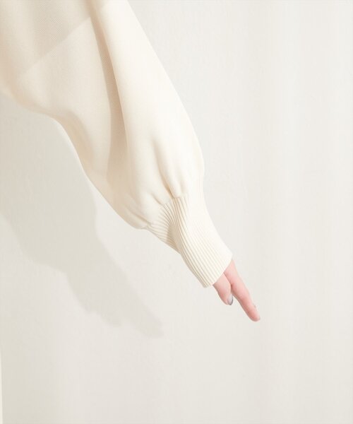 natural couture（ナチュラルクチュール）の「キーネックポリカーデ（カーディガン/ボレロ・レディース・レッド/チャコールグレー/オフホワイト/サックスブルー/グレイッシュベージュ・FREE）」の16枚目の写真