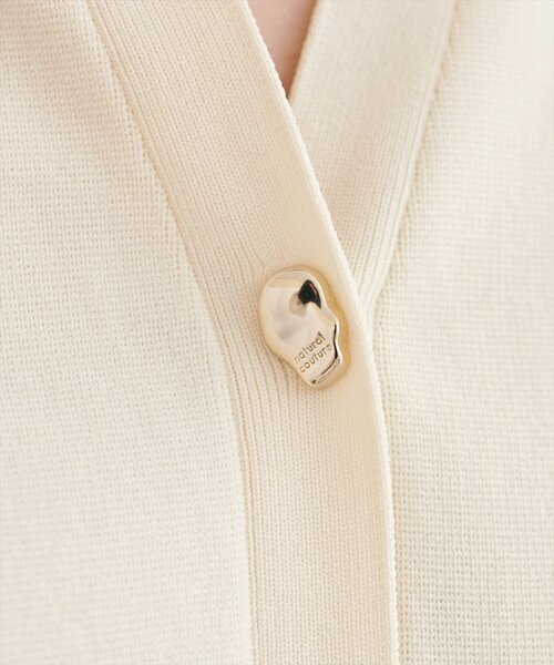 natural couture（ナチュラルクチュール）の「キーネックポリカーデ（カーディガン/ボレロ・レディース・レッド/チャコールグレー/オフホワイト/サックスブルー/グレイッシュベージュ・FREE）」の19枚目の写真