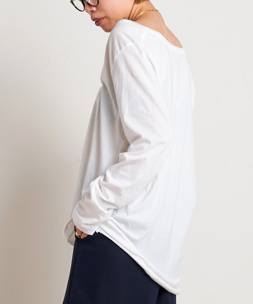 AP STUDIO(エーピーストゥディオ)の「Low-necked T-sh(Tシャツ/カットソー・レディース・ホワイト・FREE)」の11枚目の写真