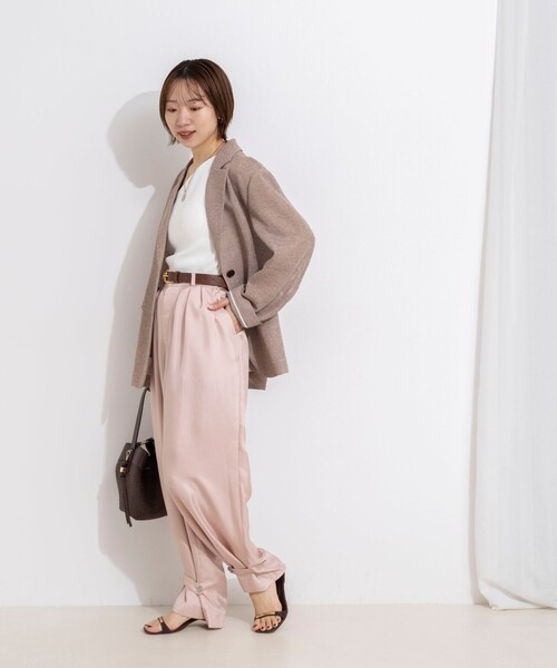 NOLLEY’S（ノーリーズ）の「【一部店舗＆WEB限定カラー】ウォッシャブル高機能サテン裾タブ付きパンツ（その他パンツ・レディース・ベビーピンク/ベージュ/イエロー・38/36）」の5枚目の写真