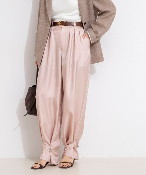 NOLLEY’S（ノーリーズ）の「【一部店舗＆WEB限定カラー】ウォッシャブル高機能サテン裾タブ付きパンツ（その他パンツ・レディース・ベビーピンク/ベージュ/イエロー・38/36）」の7枚目の写真