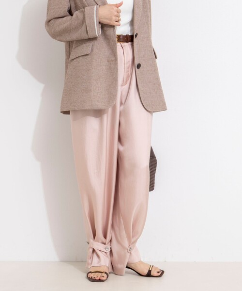 NOLLEY’S（ノーリーズ）の「【一部店舗＆WEB限定カラー】ウォッシャブル高機能サテン裾タブ付きパンツ（その他パンツ・レディース・ベビーピンク/ベージュ/イエロー・38/36）」の9枚目の写真