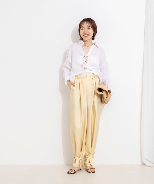 NOLLEY’S（ノーリーズ）の「【一部店舗＆WEB限定カラー】ウォッシャブル高機能サテン裾タブ付きパンツ（その他パンツ・レディース・ベビーピンク/ベージュ/イエロー・38/36）」の10枚目の写真