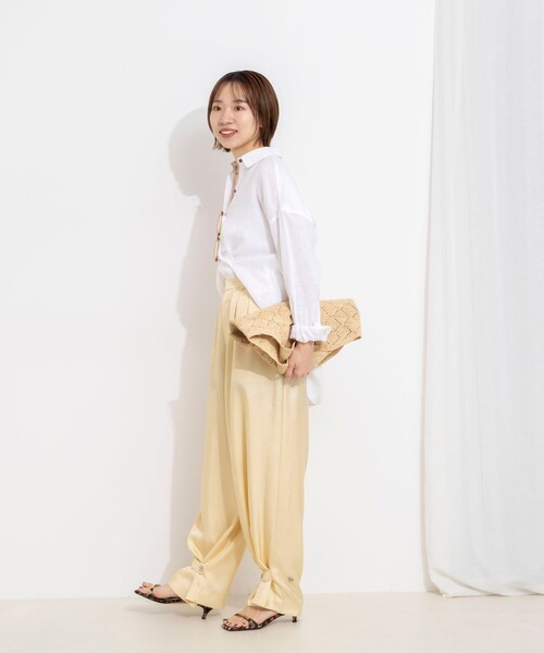 NOLLEY’S（ノーリーズ）の「【一部店舗＆WEB限定カラー】ウォッシャブル高機能サテン裾タブ付きパンツ（その他パンツ・レディース・ベビーピンク/ベージュ/イエロー・38/36）」の11枚目の写真