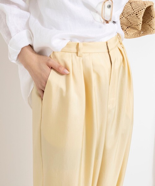 NOLLEY’S（ノーリーズ）の「【一部店舗＆WEB限定カラー】ウォッシャブル高機能サテン裾タブ付きパンツ（その他パンツ・レディース・ベビーピンク/ベージュ/イエロー・38/36）」の17枚目の写真