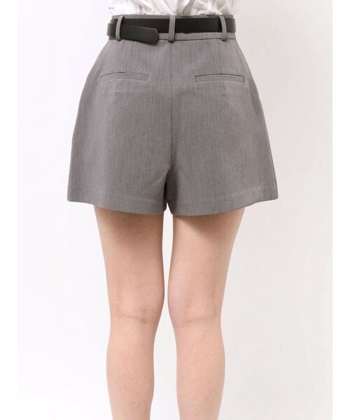 MURUA(ムルーア)の「タックショートパンツ 夏服(その他パンツ・レディース・グレー/ブラック・1/2)」の22枚目の写真