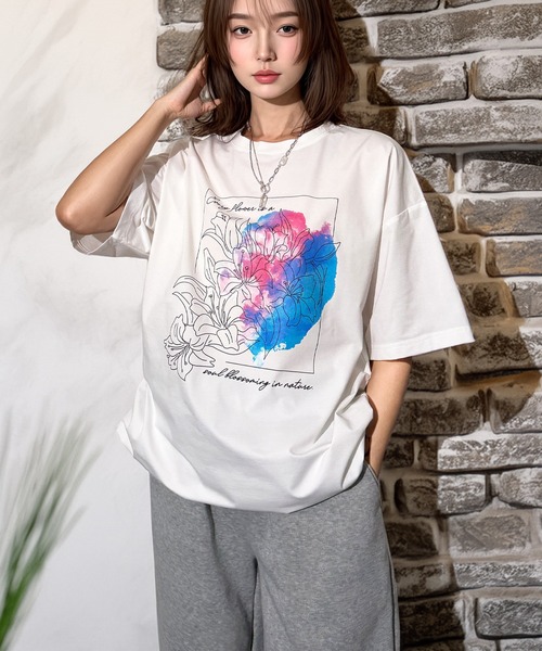 Candlestick(キャンドルスティック)の「グラフィック アート ワイドシルエット 裾ドロスト ストレッチ 半袖Tシャツ(Tシャツ/カットソー・レディース・ホワイト/ブラック・M/L)」の15枚目の写真