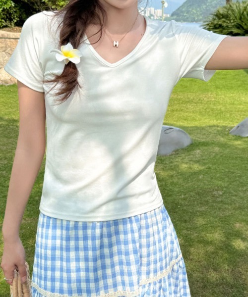 SallyLunn(サリーラン)の「【大人のベーシック】VネックTシャツ(Tシャツ/カットソー・レディース・ホワイト/ブラック/グリーン・MEDIUM/LARGE)」の7枚目の写真