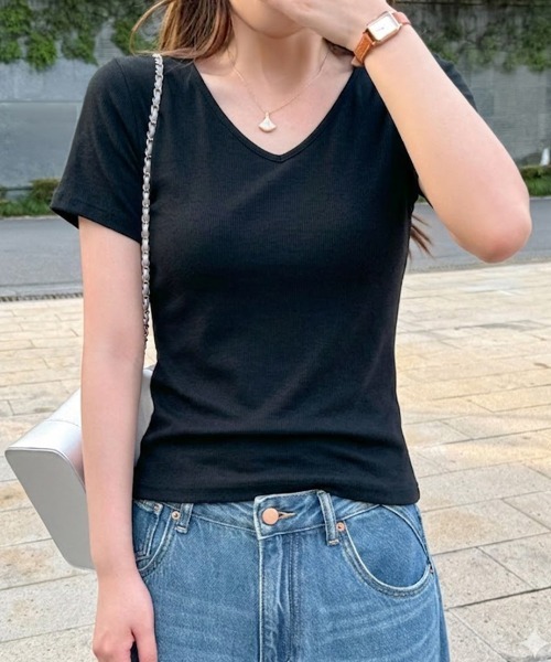 SallyLunn(サリーラン)の「【大人のベーシック】VネックTシャツ(Tシャツ/カットソー・レディース・ホワイト/ブラック/グリーン・MEDIUM/LARGE)」の11枚目の写真