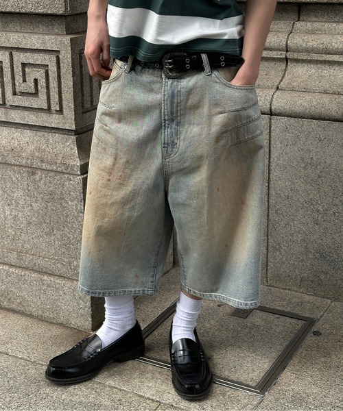 kutir（クティール）の「VINTAGELIKE DENIM WIDE SHORTS (JORTZ)／ヴィンテージライクデニムジョーツ（デニムパンツ・メンズ・ライトインディゴブルー/ブラック・SMALL/MEDIUM/LARGE）」の4枚目の写真