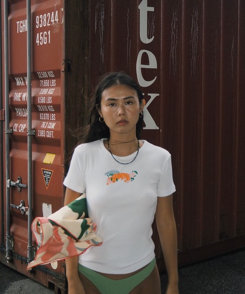 RVCA（ルーカ）の「RVCA ウィメンズ PEACH BABY RIB TEE Tシャツ 【2026年春夏モデル】（Tシャツ/カットソー・レディース・ブラック/ホワイト・LARGE/MEDIUM/SMALL）」の2枚目の写真