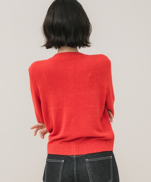 HEILIS（ヘイリス）の「テープヤーンニットカーデ / 半袖ニット 半袖カーディガン サマーニット 赤ニット クルーネック ニットカーデ 配色ボタン ポケットデザイン テープヤーン ショート丈 羽織り レディース 大人カジュアル シンプル 春服 夏服 秋服 韓国 デイリー お出かけ オフィスカジュアル（カーディガン/ボレロ・レディース・ブラウン/グレー/レッド/アイボリー・FREE）」の13枚目の写真