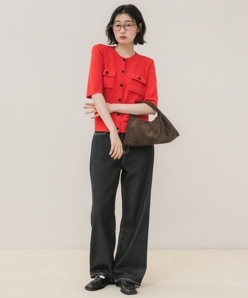 HEILIS（ヘイリス）の「テープヤーンニットカーデ / 半袖ニット 半袖カーディガン サマーニット 赤ニット クルーネック ニットカーデ 配色ボタン ポケットデザイン テープヤーン ショート丈 羽織り レディース 大人カジュアル シンプル 春服 夏服 秋服 韓国 デイリー お出かけ オフィスカジュアル（カーディガン/ボレロ・レディース・ブラウン/グレー/レッド/アイボリー・FREE）」の14枚目の写真