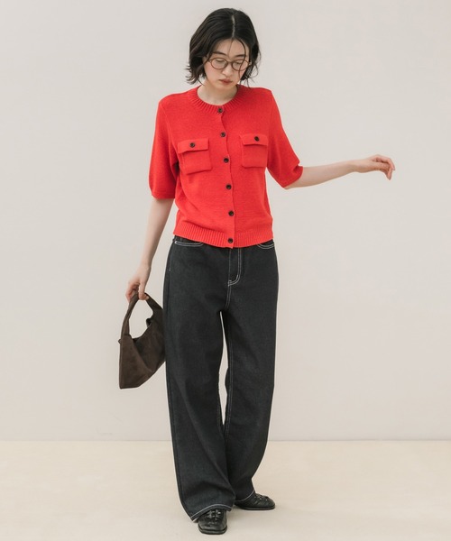 HEILIS（ヘイリス）の「テープヤーンニットカーデ / 半袖ニット 半袖カーディガン サマーニット 赤ニット クルーネック ニットカーデ 配色ボタン ポケットデザイン テープヤーン ショート丈 羽織り レディース 大人カジュアル シンプル 春服 夏服 秋服 韓国 デイリー お出かけ オフィスカジュアル（カーディガン/ボレロ・レディース・ブラウン/グレー/レッド/アイボリー・FREE）」の15枚目の写真