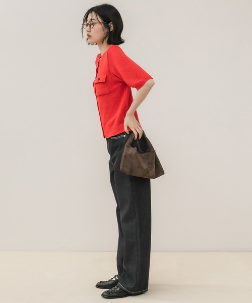 HEILIS（ヘイリス）の「テープヤーンニットカーデ / 半袖ニット 半袖カーディガン サマーニット 赤ニット クルーネック ニットカーデ 配色ボタン ポケットデザイン テープヤーン ショート丈 羽織り レディース 大人カジュアル シンプル 春服 夏服 秋服 韓国 デイリー お出かけ オフィスカジュアル（カーディガン/ボレロ・レディース・ブラウン/グレー/レッド/アイボリー・FREE）」の16枚目の写真