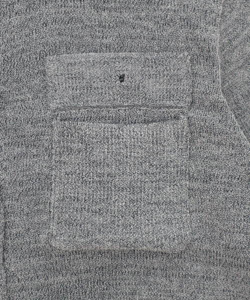 HEILIS（ヘイリス）の「テープヤーンニットカーデ / 半袖ニット 半袖カーディガン サマーニット 赤ニット クルーネック ニットカーデ 配色ボタン ポケットデザイン テープヤーン ショート丈 羽織り レディース 大人カジュアル シンプル 春服 夏服 秋服 韓国 デイリー お出かけ オフィスカジュアル（カーディガン/ボレロ・レディース・ブラウン/グレー/レッド/アイボリー・FREE）」の9枚目の写真