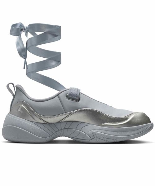 JORDAN BRAND（ジョーダンブランド）の「ジョーダン ポワント ウィメンズシューズ / Jordan Pointe Women's Shoes IB8597-002 Metallic Silver（スニーカー・レディース・シルバー・24/23.5/23/24.5/22.5/22/26/25.5/25）」の3枚目の写真