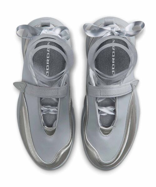 JORDAN BRAND（ジョーダンブランド）の「ジョーダン ポワント ウィメンズシューズ / Jordan Pointe Women's Shoes IB8597-002 Metallic Silver（スニーカー・レディース・シルバー・24/23.5/23/24.5/22.5/22/26/25.5/25）」の4枚目の写真