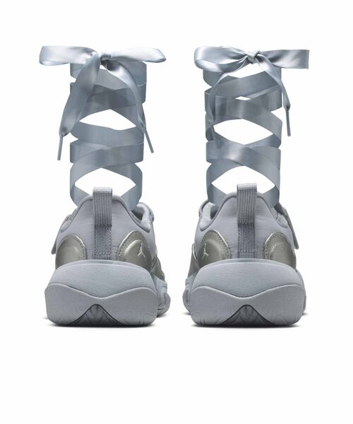 JORDAN BRAND（ジョーダンブランド）の「ジョーダン ポワント ウィメンズシューズ / Jordan Pointe Women's Shoes IB8597-002 Metallic Silver（スニーカー・レディース・シルバー・24/23.5/23/24.5/22.5/22/26/25.5/25）」の6枚目の写真