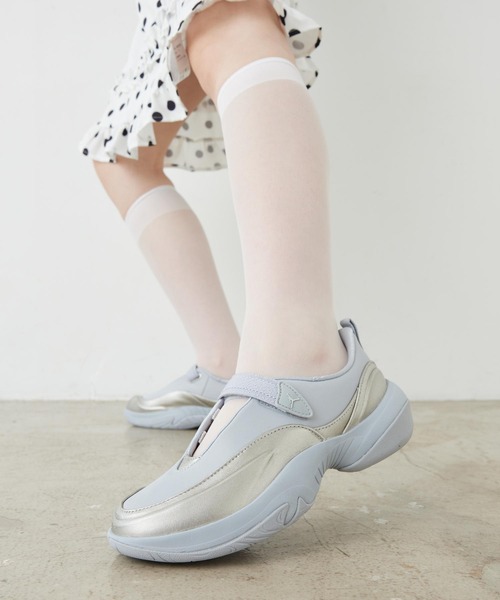 JORDAN BRAND(ジョーダンブランド)の「ジョーダン ポワント ウィメンズシューズ / Jordan Pointe Women's Shoes IB8597-002 Metallic Silver(バレエシューズ・レディース・シルバー・24/23.5/23/24.5/22.5/22/26/25.5/25)」の1枚目の写真