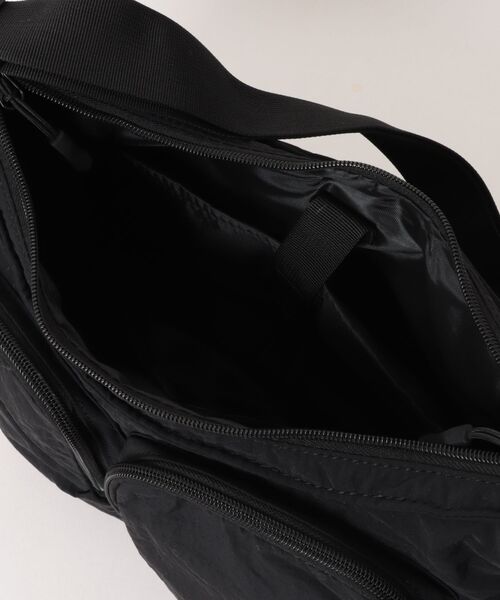 THRASHER(スラッシャー)の「THRASHER W POCKET SHOULDER(ST)(ショルダーバッグ・メンズ・ブラック系その他/ブラック系その他2・FREE)」の5枚目の写真