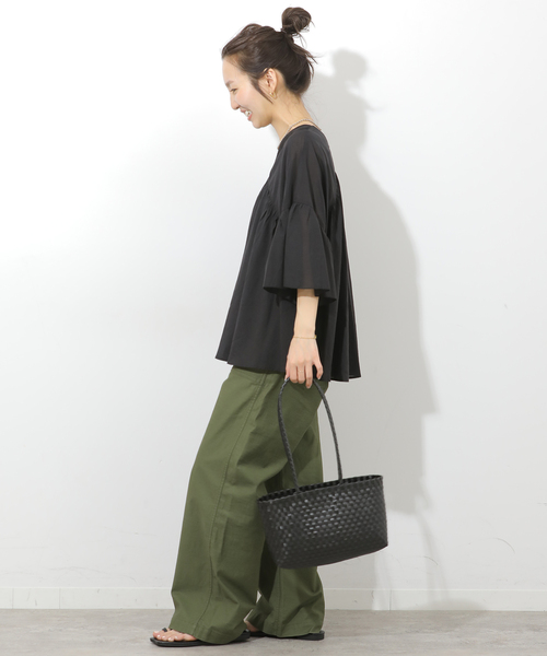 JOURNAL STANDARD relume(ジャーナルスタンダード レリューム)の「コットンギャザーフレアブラウス(シャツ/ブラウス・レディース・ブラック/ブルー/ホワイト・FREE)」の5枚目の写真