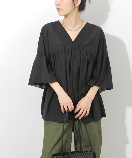 JOURNAL STANDARD relume(ジャーナルスタンダード レリューム)の「コットンギャザーフレアブラウス(シャツ/ブラウス・レディース・ブラック/ブルー/ホワイト・FREE)」の8枚目の写真