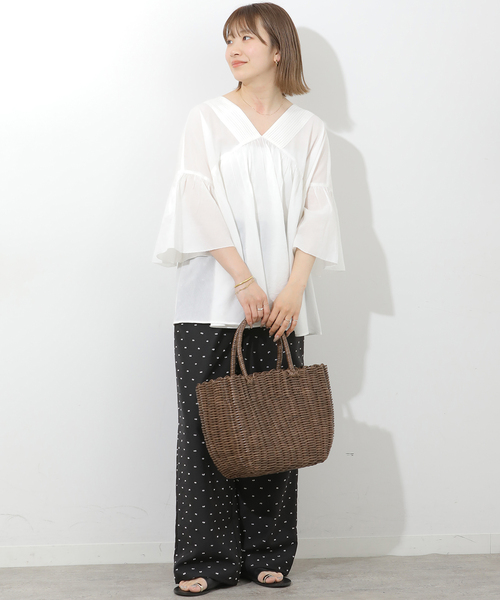 JOURNAL STANDARD relume(ジャーナルスタンダード レリューム)の「コットンギャザーフレアブラウス(シャツ/ブラウス・レディース・ブラック/ブルー/ホワイト・FREE)」の12枚目の写真