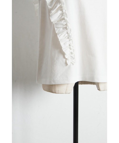 tocco closet(トッコ クローゼット)の「UVカット&接触冷感&汗染み防止♪サイドフリルTシャツ(Tシャツ/カットソー・レディース・ネイビー/ピンク/オフホワイト・M)」の4枚目の写真