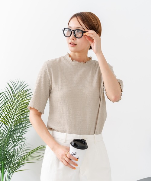 fort point(フォーポイント)の「【C-FORTPOINT/フォートポイント】【ひんやり接触冷感 二の腕カバー】カット楊柳 ハイネック5分袖Tシャツ 体型カバー 着痩せ きれいめ カジュアル 涼しい(Tシャツ/カットソー・レディース・ベージュ/ライトパープル/ダークブラウン/サックスブルー・MEDIUM/LARGE)」の17枚目の写真