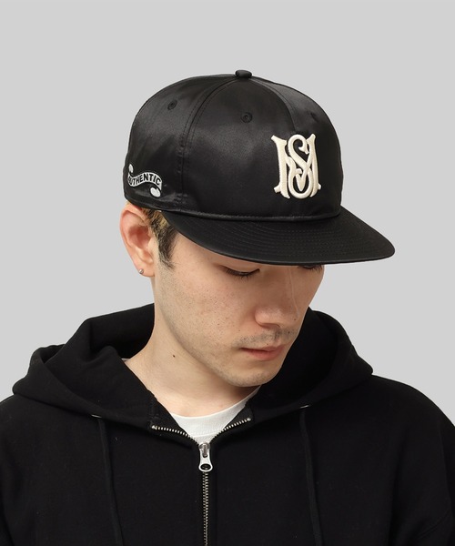 MFC STORE(エムエフシーストア)の「NEW ERA x MFC STORE ORIGINAL RETRO CROWN 9FIFTY SATIN MS LOGO CAP(キャップ・メンズ・ブラック・FREE)」の2枚目の写真