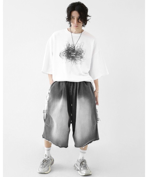 minsobi（ミンソビ）の「ノイズグラフィック オーバーサイズ 半袖Tシャツ（ユニセックス）（Tシャツ/カットソー・メンズ・ホワイト/ブラック・FREE）」の11枚目の写真