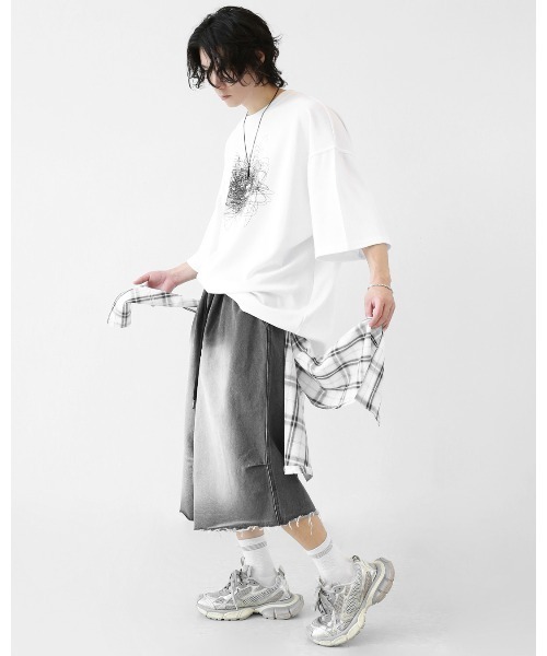minsobi（ミンソビ）の「ノイズグラフィック オーバーサイズ 半袖Tシャツ（ユニセックス）（Tシャツ/カットソー・メンズ・ホワイト/ブラック・FREE）」の12枚目の写真