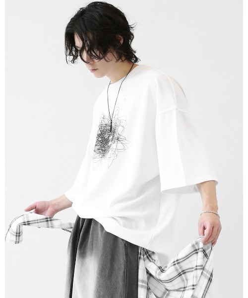 minsobi（ミンソビ）の「ノイズグラフィック オーバーサイズ 半袖Tシャツ（ユニセックス）（Tシャツ/カットソー・メンズ・ホワイト/ブラック・FREE）」の6枚目の写真