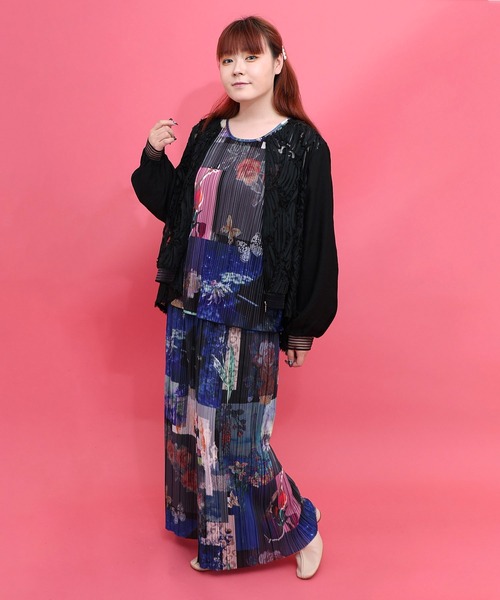 ScoLar（スカラー）の「562245：楽器×花コラージュ柄 ボドレー素材ワイドパンツ（その他パンツ・レディース・チャコールグレー/グリーン・M）」の10枚目の写真