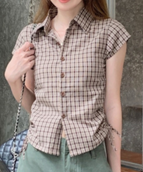 AMAJI(アマジ)の「ポロカラー チェック柄 半袖シャツ(シャツ/ブラウス・レディース・ブラウン・SMALL/MEDIUM/LARGE)」の4枚目の写真