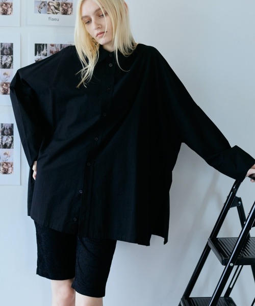 flaeu(フラユ)の「Loose Drop Shoulder Shirt(シャツ/ブラウス・レディース・ブラック/ホワイト・FREE)」の12枚目の写真