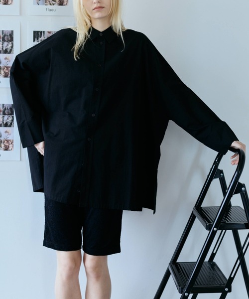 flaeu(フラユ)の「Loose Drop Shoulder Shirt(シャツ/ブラウス・レディース・ブラック/ホワイト・FREE)」の14枚目の写真