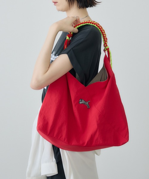 Paradise Picnic（パラダイスピクニック）の「TRANOI. コードショルダーBAG（ショルダーバッグ・レディース・チャコールグレー/レッド/アイボリー・FREE）」の3枚目の写真