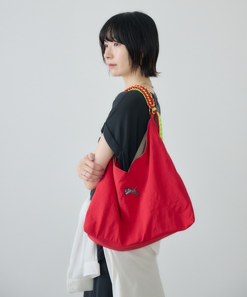 Paradise Picnic（パラダイスピクニック）の「TRANOI. コードショルダーBAG（ショルダーバッグ・レディース・チャコールグレー/レッド/アイボリー・FREE）」の21枚目の写真