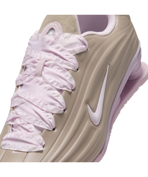 NIKE(ナイキ)の「NIKE Shox Z(ナイキ ウィメンズ ショックス Z)(スニーカー・レディース・ベージュ系・23cm/23.5cm/24cm/24.5cm/25cm)」の10枚目の写真